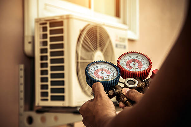 Professional Hvac technician working in Groesbeck, TX